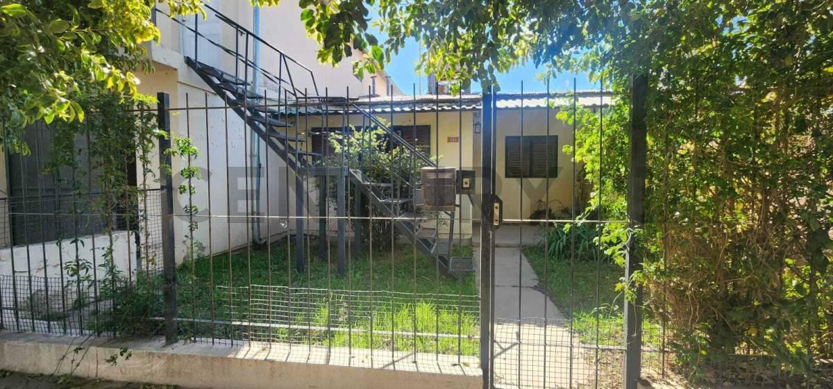 OPORTUNIDAD Casa MAS departamento en Rio Cuarto — foto 1