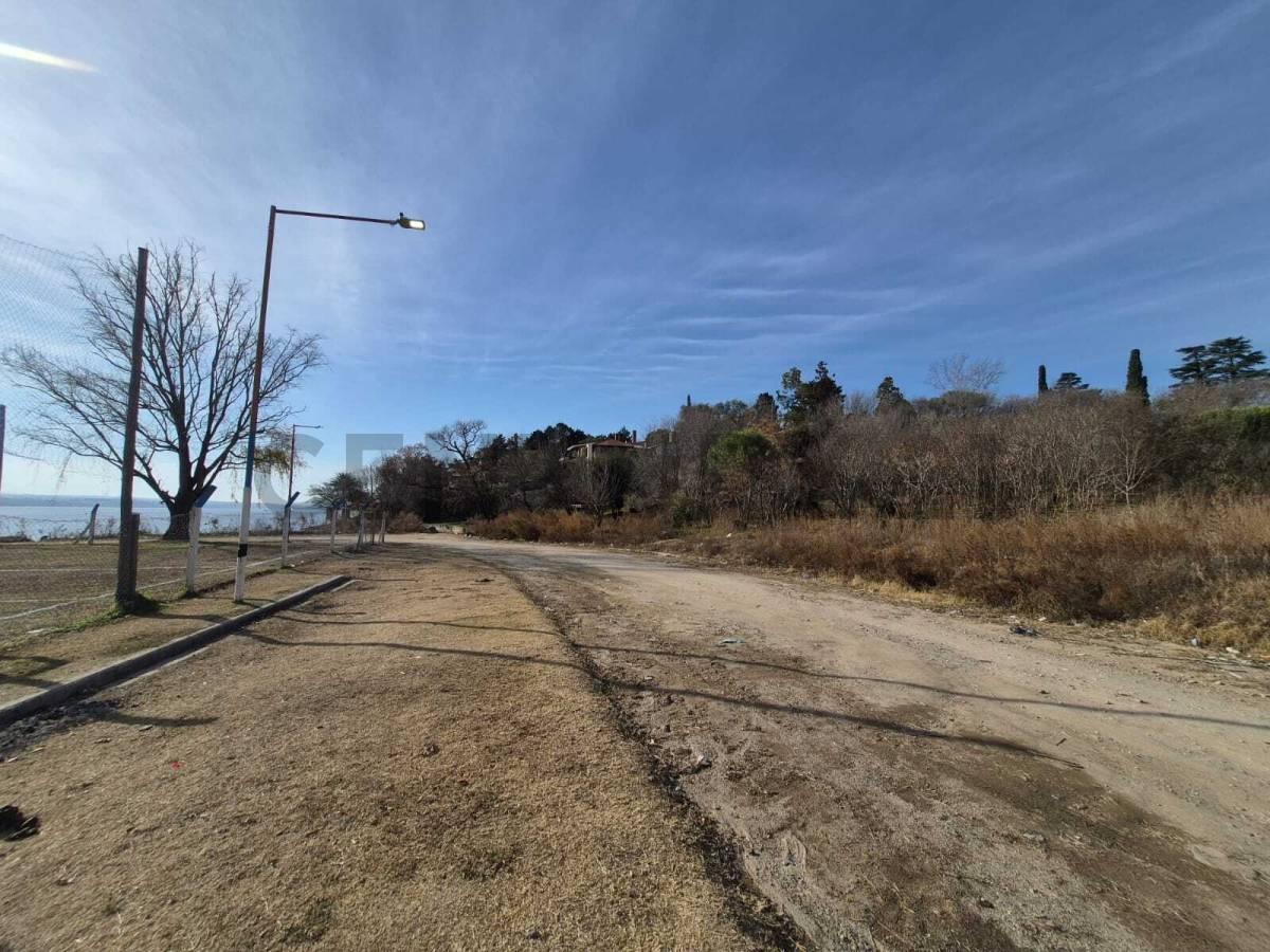 HERMOSO TERRENO A MTRS DEL LAGO EN COSTA AZUL - CARLOS PAZ - — foto 1