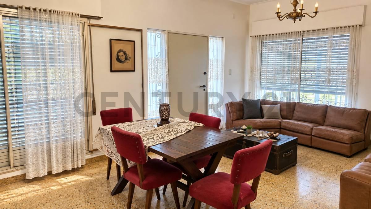 Gran casa de 3 dorm y estrategica ubicacion en Parque Velez Sasfield — foto 1