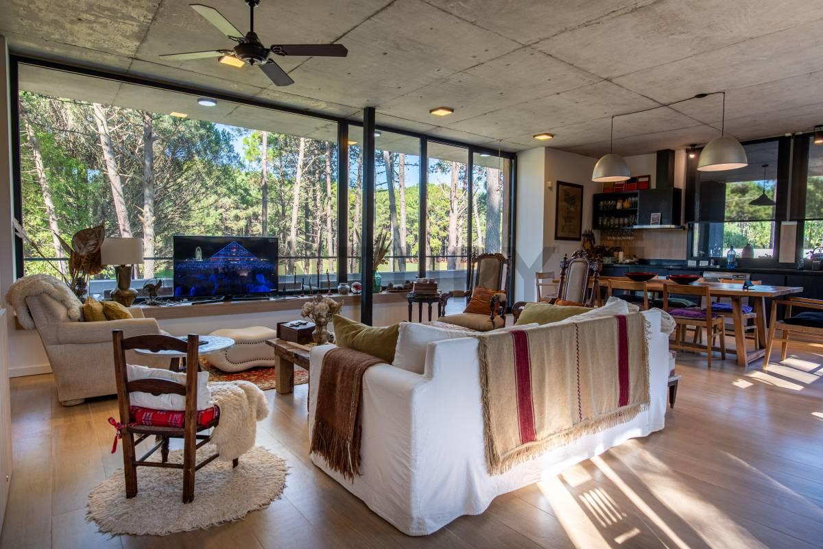 CASA EN VENTA 5 AMBIENTES ISLA DEL GOLF PINAMAR — foto 1