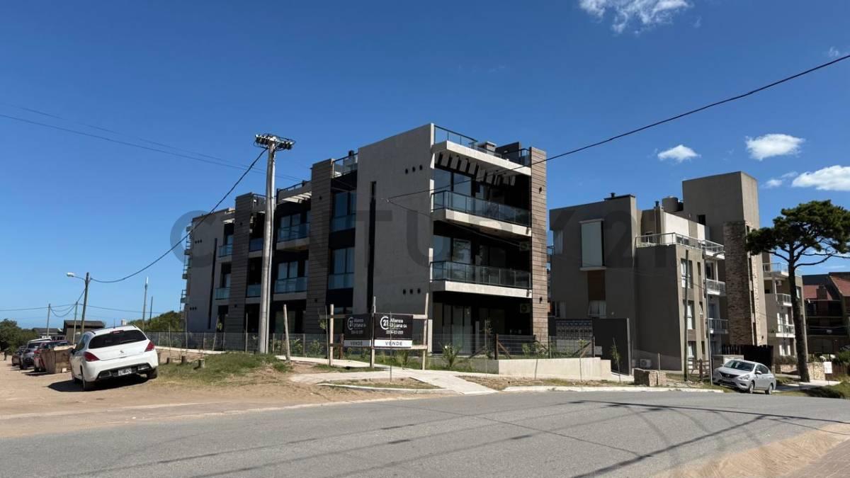 Venta de Departamento 2 AMBIENTES A ESTRENAR con cochera cubierta en Mar de Ostende Pinamar — foto 1
