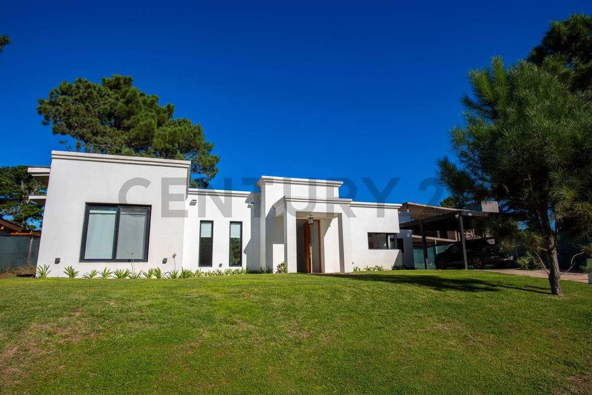 Casa en venta 4 ambientes Pinamar barrio Alamos — foto 1