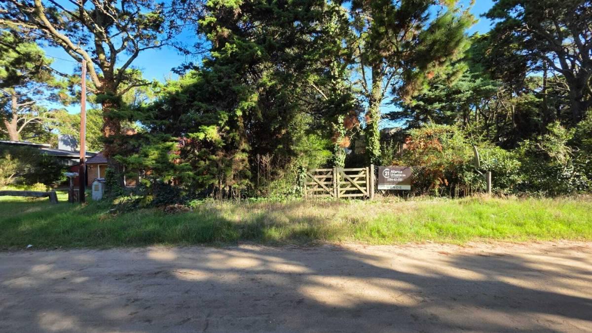Venta de lote en Valeria del Mar - Pinamar - zona residencial - 6 cuadras del mar — foto 1