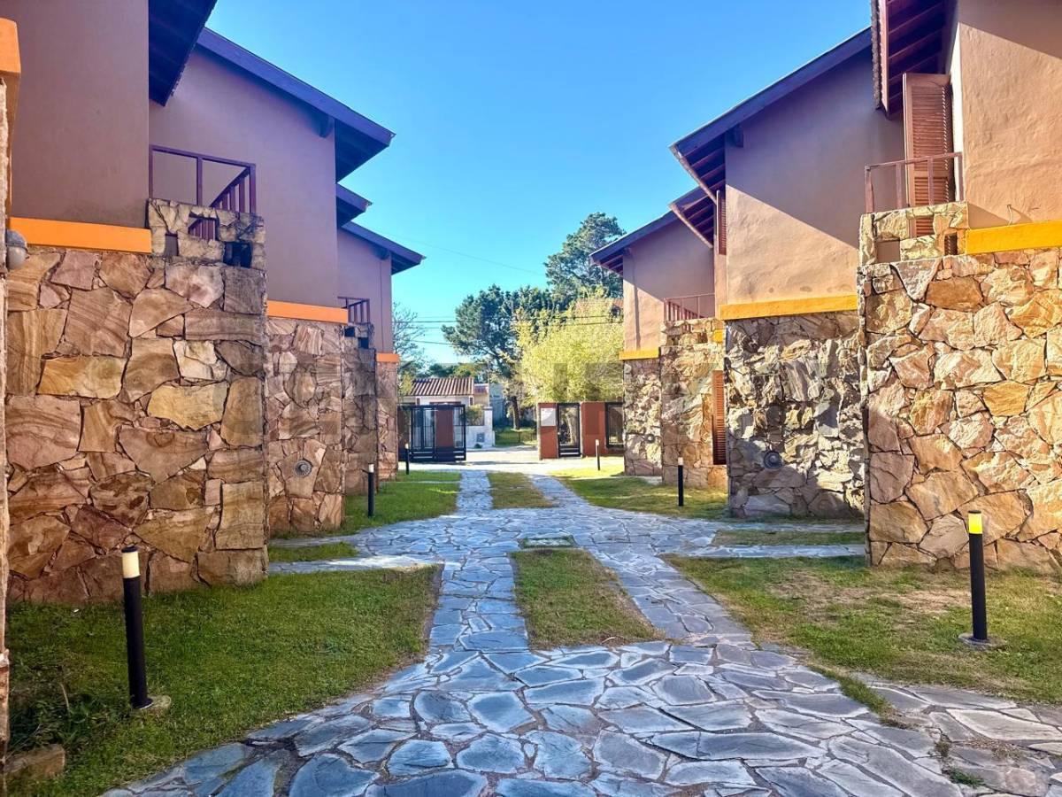 Venta complejo turístico de 8 dúplex en San Clemente del Tuyú — foto 1