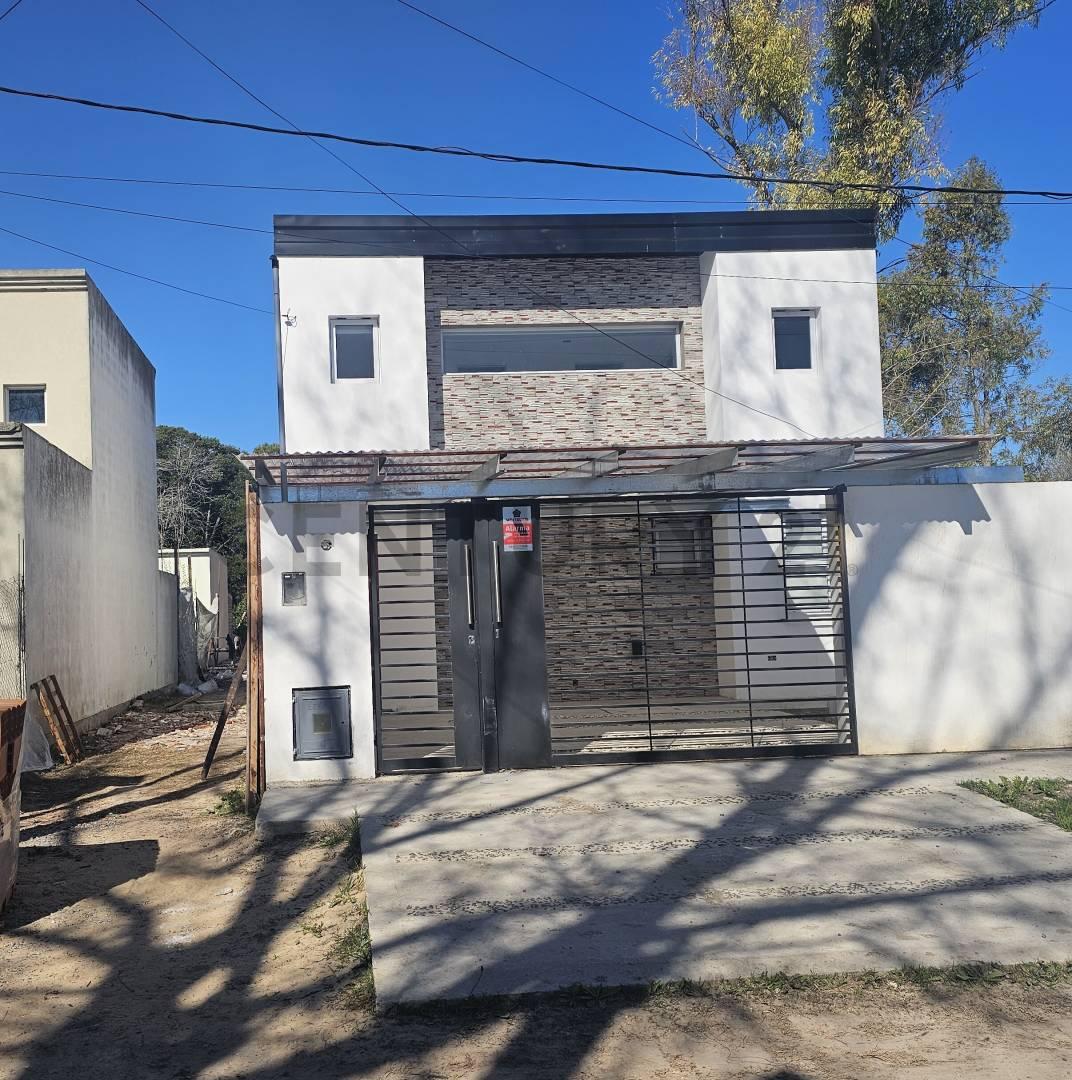 Duplex a estrenar en calle 450 e/27 y 28 City Bell — foto 1