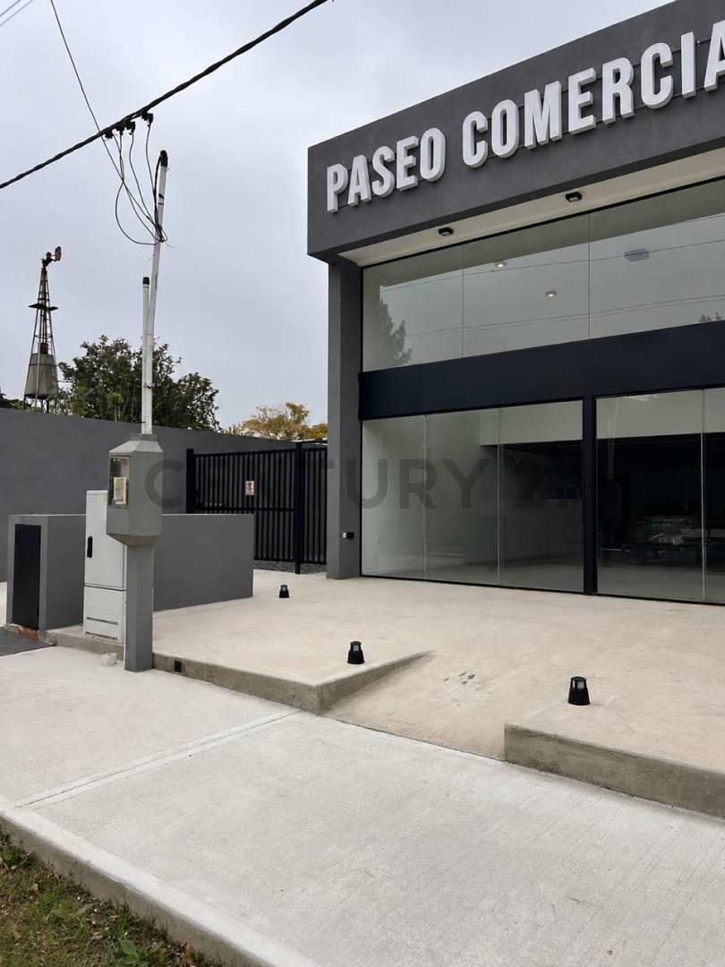 Cocheras en venta en complejo de locales y oficinas — foto 1