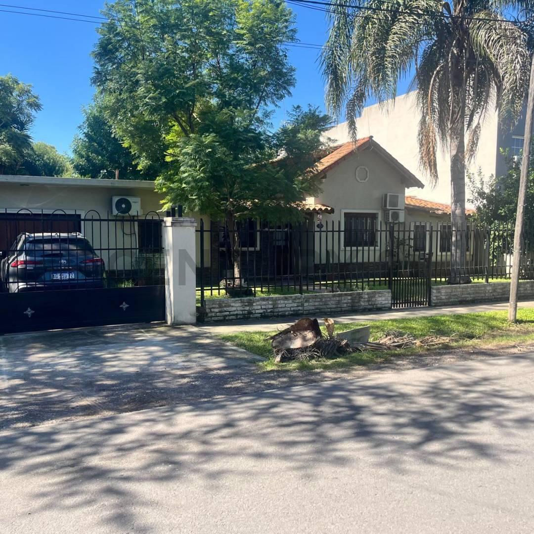 CASA 4 AMBIENTES EN VENTA EN JOSÉ C. PAZ | LOTE 800 m² | PILETA | QUINCHO | TODO EN UNA PLANTA — foto 1