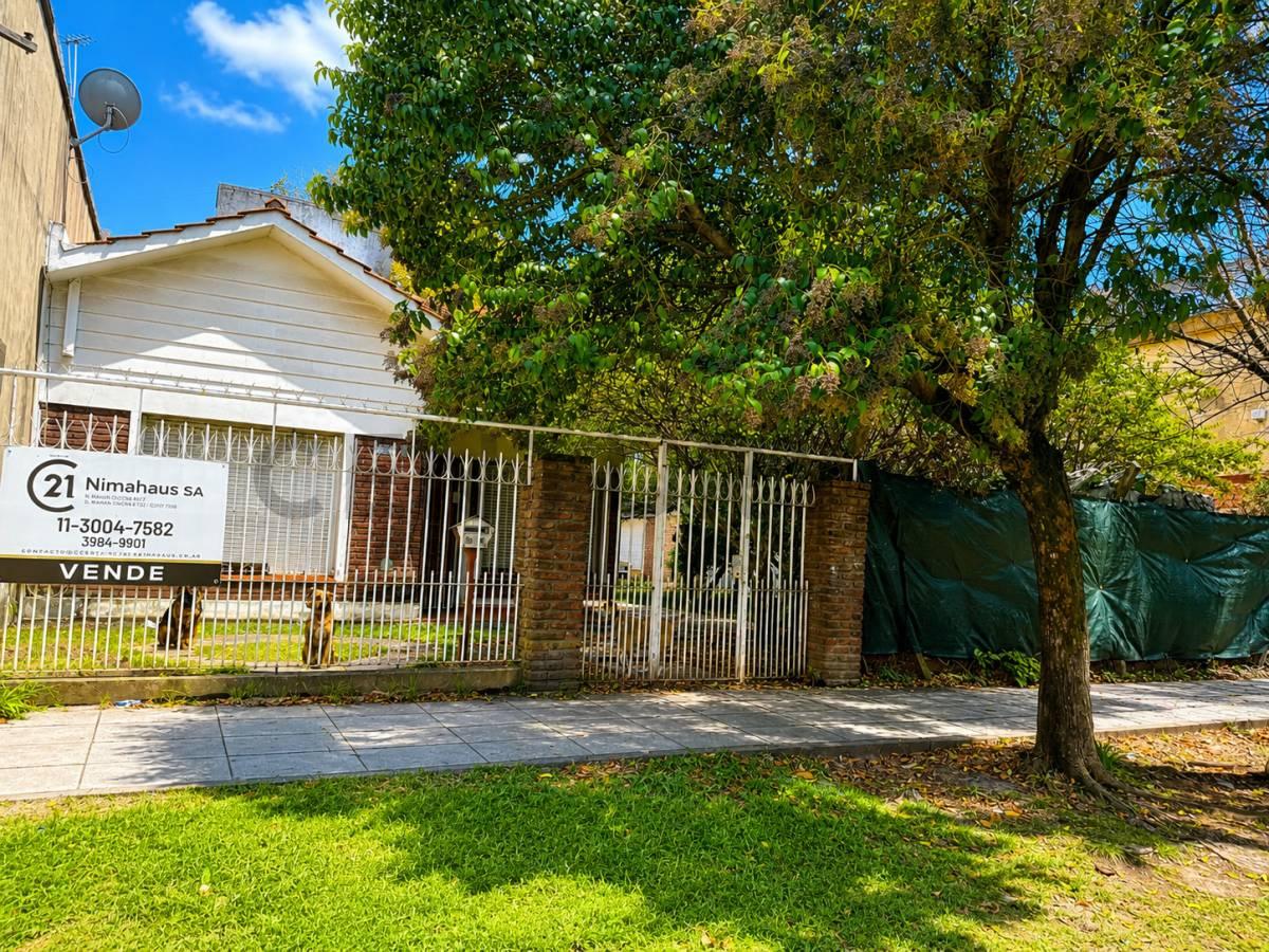VENTA LOTE 930M2 CON CASA 4 AMBIENTES– IDEAL COMPLEJO, GALPÓN O INVERSIÓN — foto 1