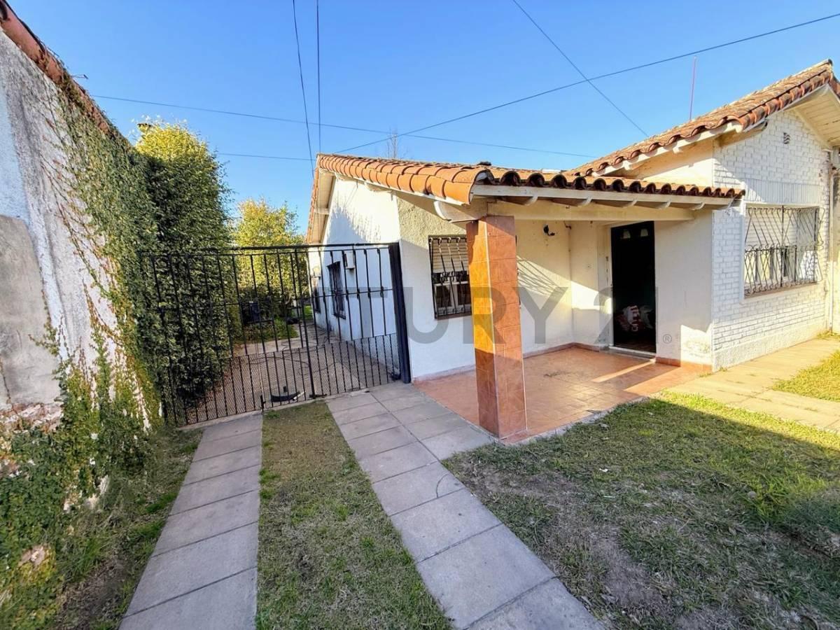 VENTA CASA 3 AMBIENTES CON GRAN PARQUE – LOS POLVORINES, MALVINAS ARGENTINAS (DESOCUPADA) — foto 1