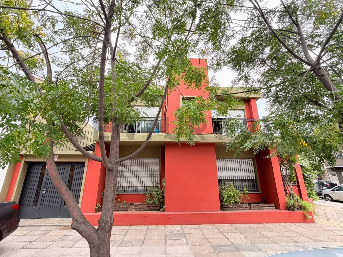 VENTA CASA 5 AMBIENTES, 2 COCHERAS, PATIO, LA PATERNAL — foto 1