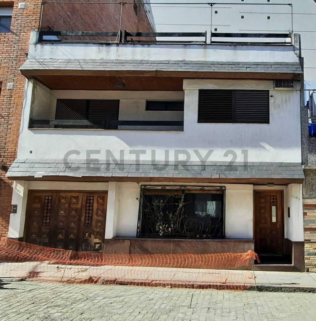 VENTA CASA CON COCHERA 5 AMBIENTES PATIO TERRAZA CABALLITO SUR test — foto 1