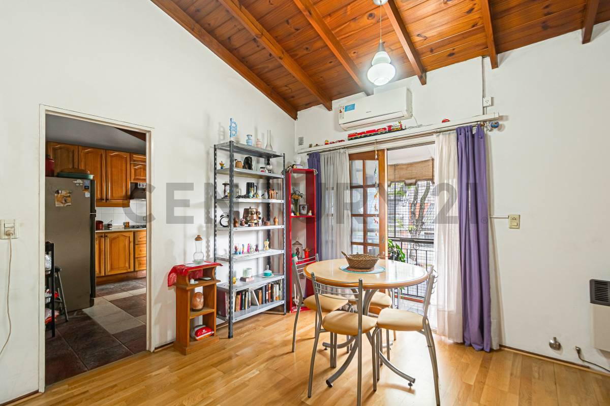 Impecable PH 3 ambientes con balcón y sin expensas — foto 1