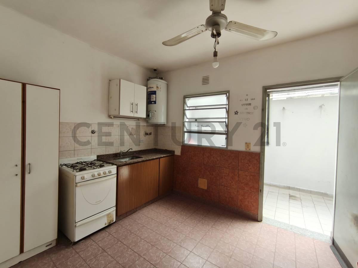 PH 3 ambientes en venta en Lomas del Mirador frente — foto 1