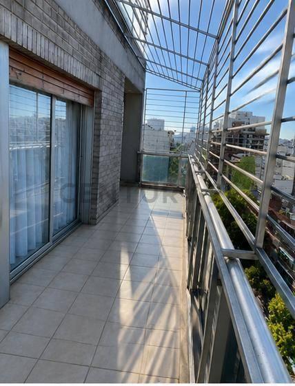 VENTA - Dúplex de categoría de 5 amb con terraza y parrilla - Flores — foto 1