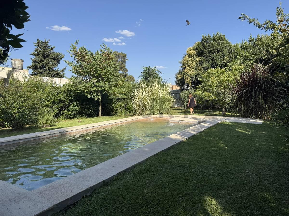 Casa en Venta de 4 dormitorios, 8 ambientes, Lisandro Olmos — foto 1