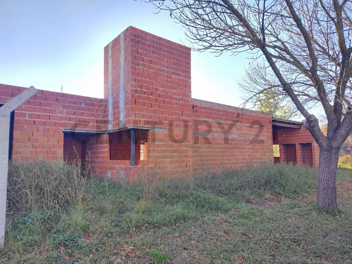 CASA EN CONSTRUCCION EN VENTA, CON AMPLIO TERRENO EN MAGGIOLO — foto 1
