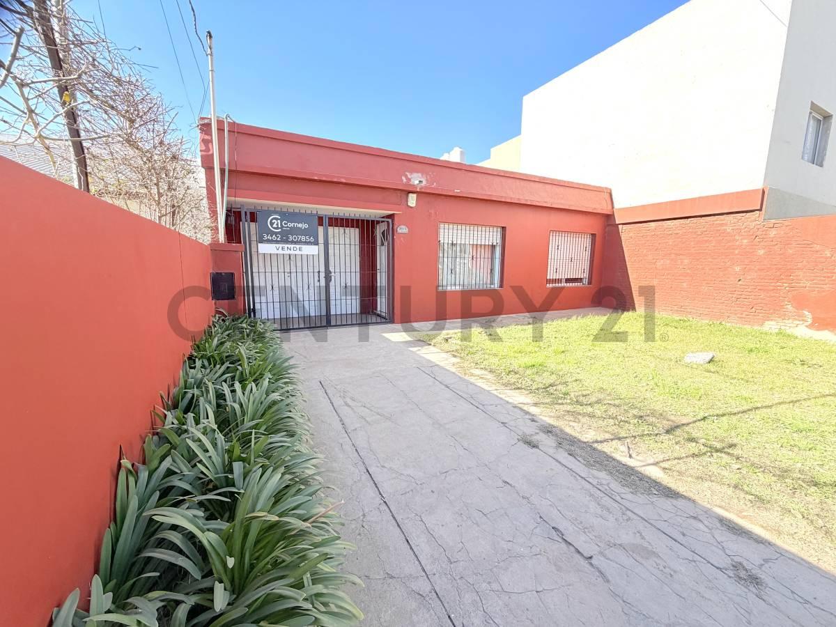 Casa en venta - Oportunidad sobre Avenida Chapuis — foto 1