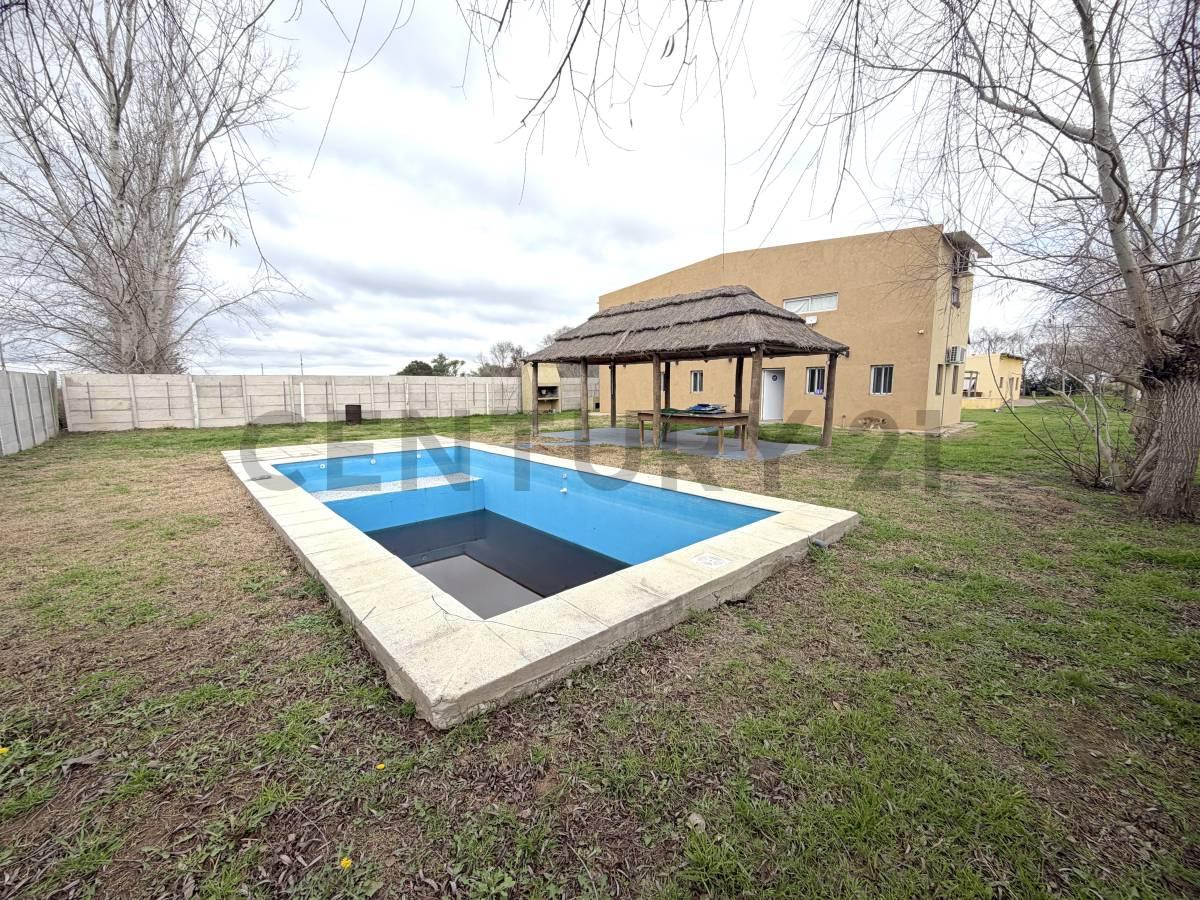 Quinta con dos viviendas y dos piscinas | Ideal para inversión o uso familiar. VENADO TUERTO — foto 1