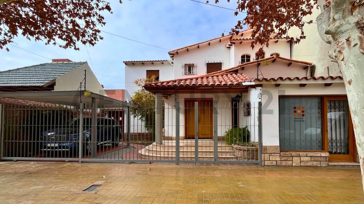 Venta Casa céntrica en impecables condiciones — foto 1