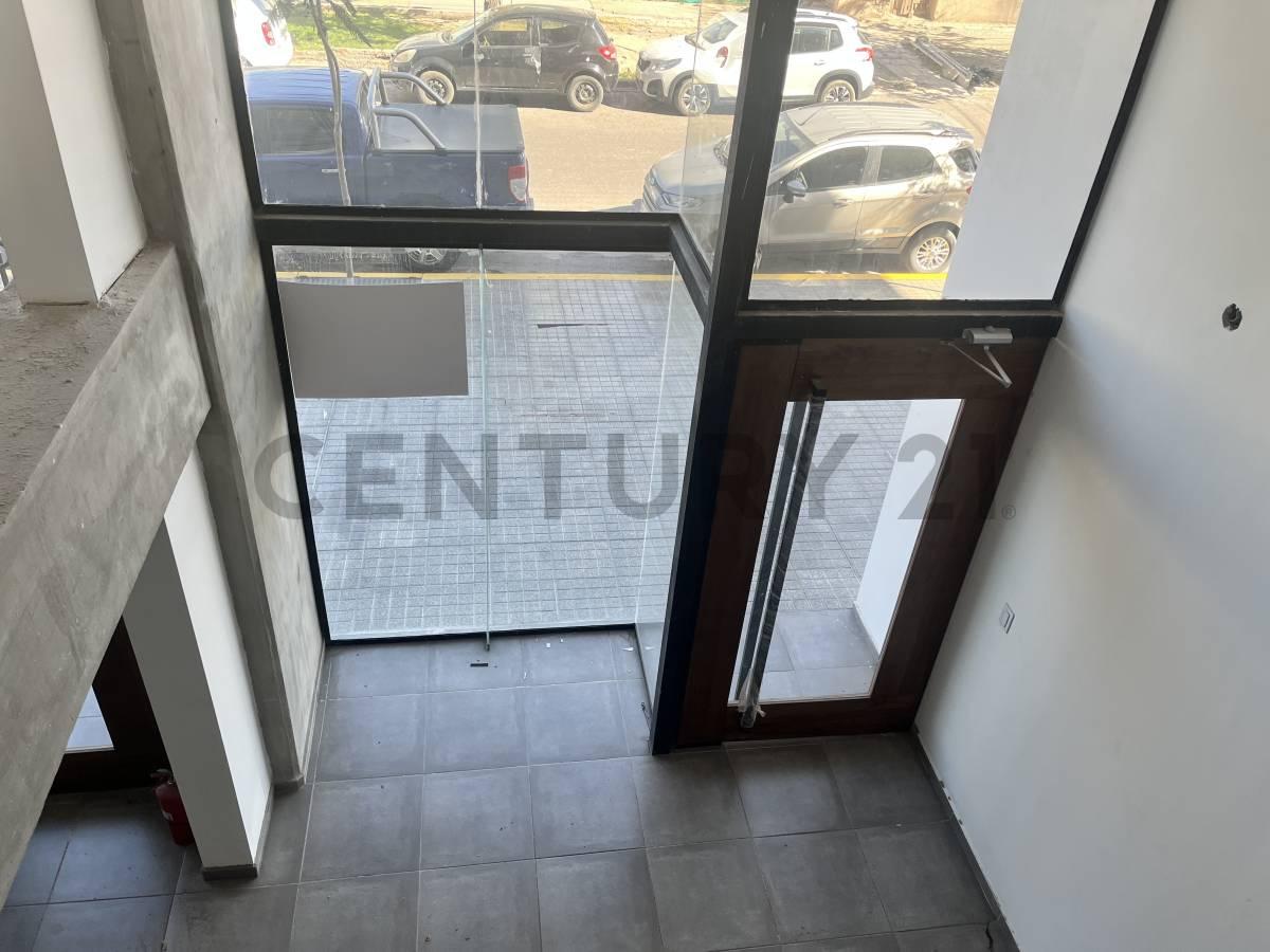 Salon a estrenar, — foto 1