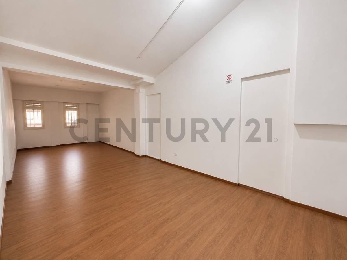 VENTA LOCAL EN FLORES A METROS DE AVENIDA NAZCA (2 PLANTAS) — foto 1