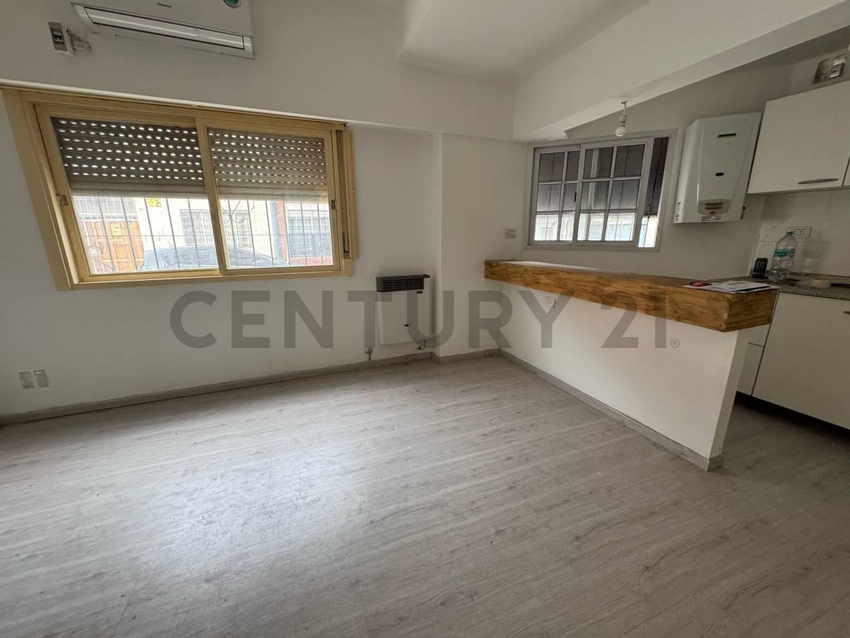 VENTA - DEPTO 2 AMBIENTES - CABALLITO - RECICLADO - APTO FINANCIACIÓN - ACEPTA PERMUTA - — foto 1