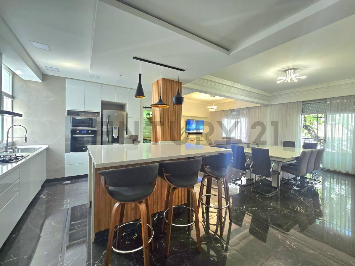 VENTA DPTO DE 5 AMBIENTES CON ESCRITORIO Y BALCÓN EN BARRACAS - APTO CRÉDITO — foto 1