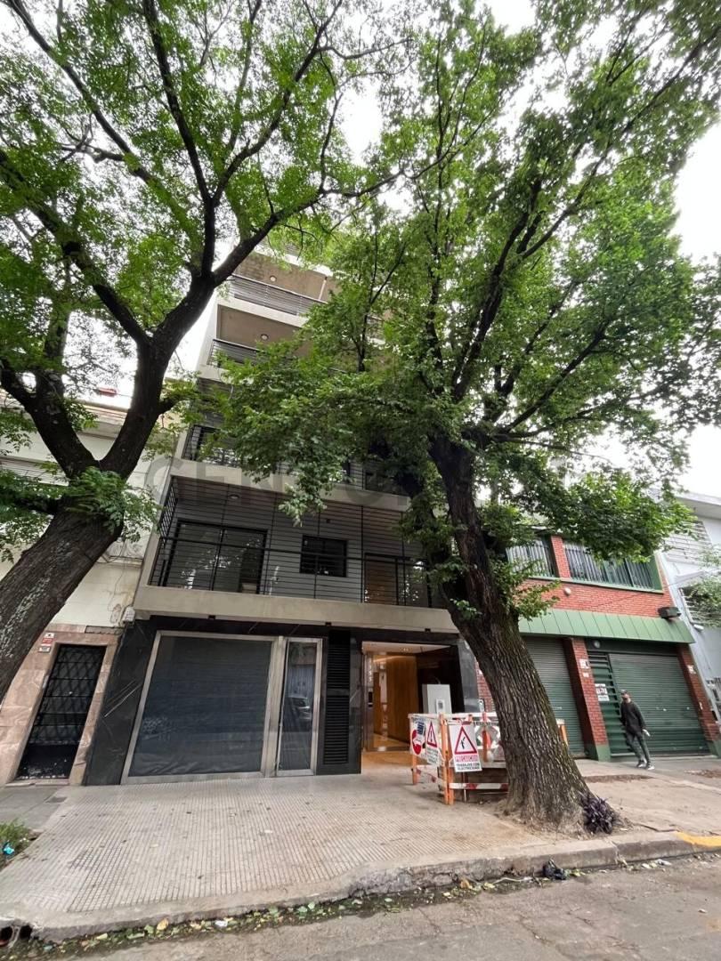 VENTA LOCAL MULTIRUBRO A ESTRENAR EN VILLA SANTA RITA — foto 1