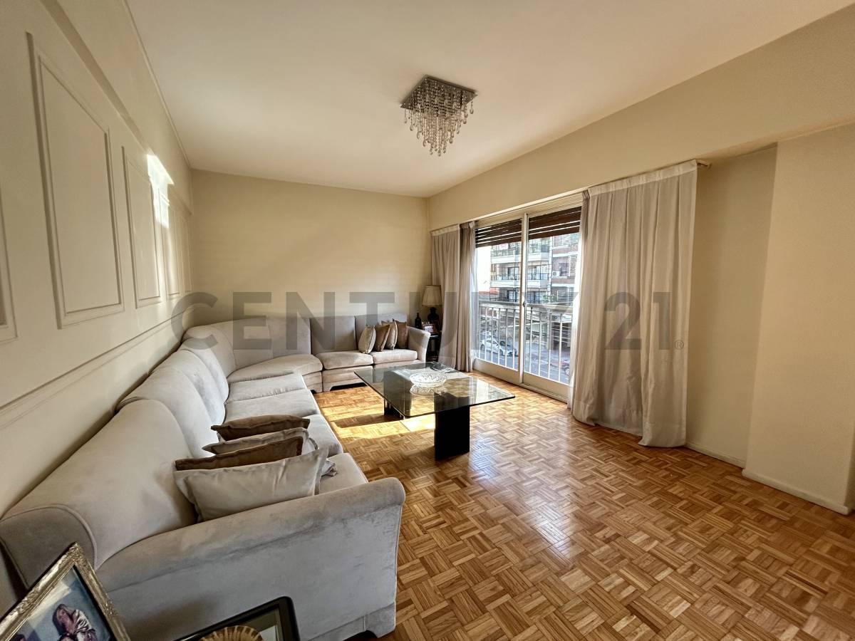 VENTA DEPARTAMENTO 4 AMBIENTES CON DEPENDENCIA Y DOBLE BALCON EN FLORES — foto 1