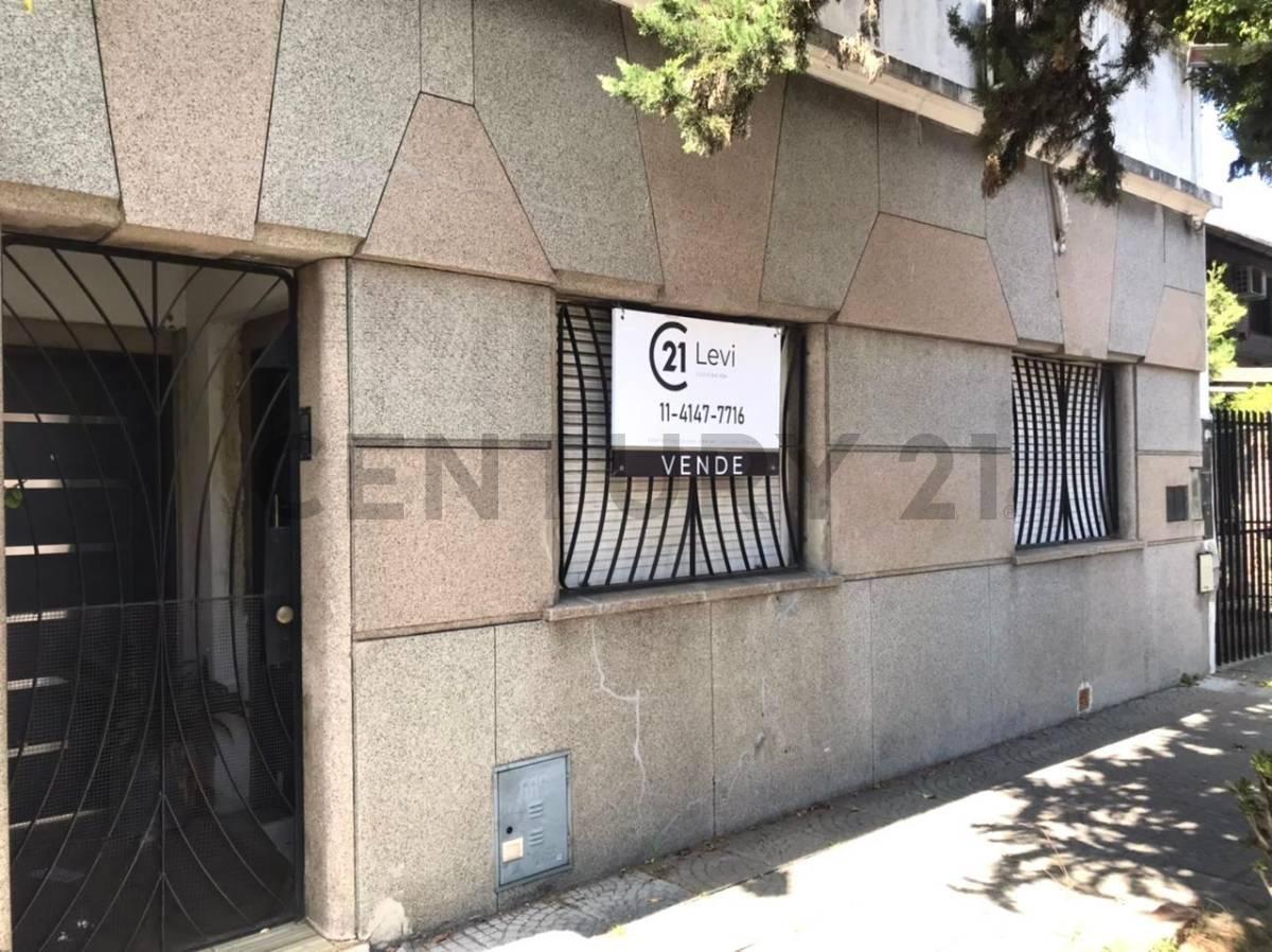 VENTA | Casa a refaccionar o Terreno en Monte Castro — foto 1
