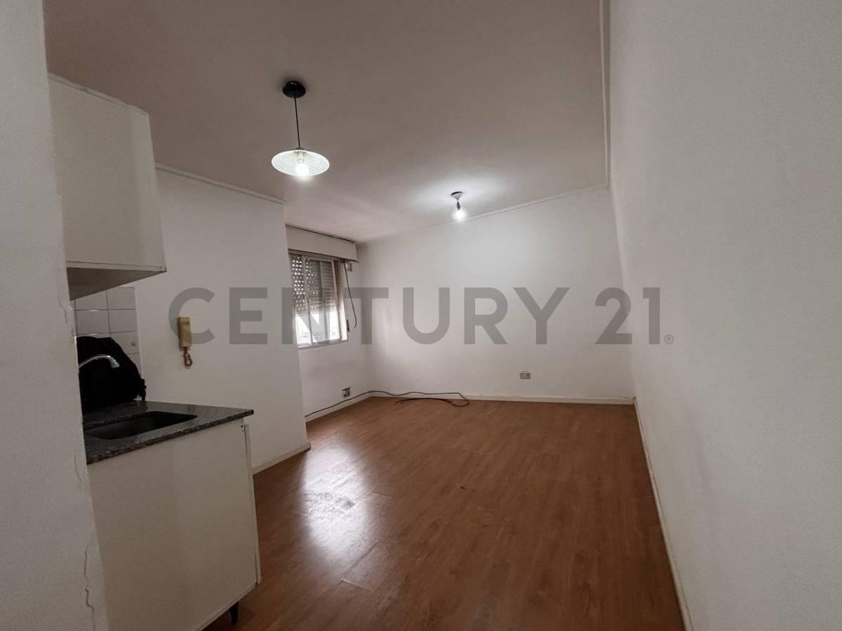 Venta monoambiente en piso alto ideal inversion en Boedo, Capital Federal. — foto 1