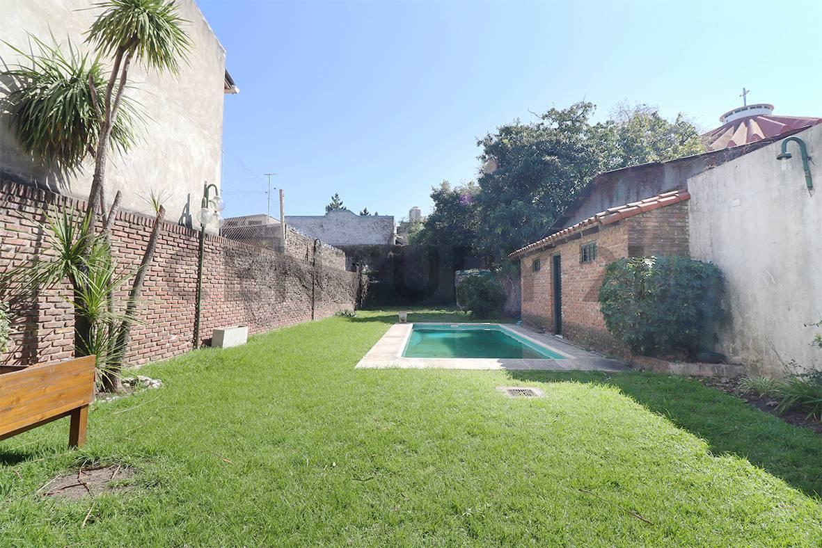 Venta casa 4 ambientes con pileta, Munro, Vte. Lopez — foto 1