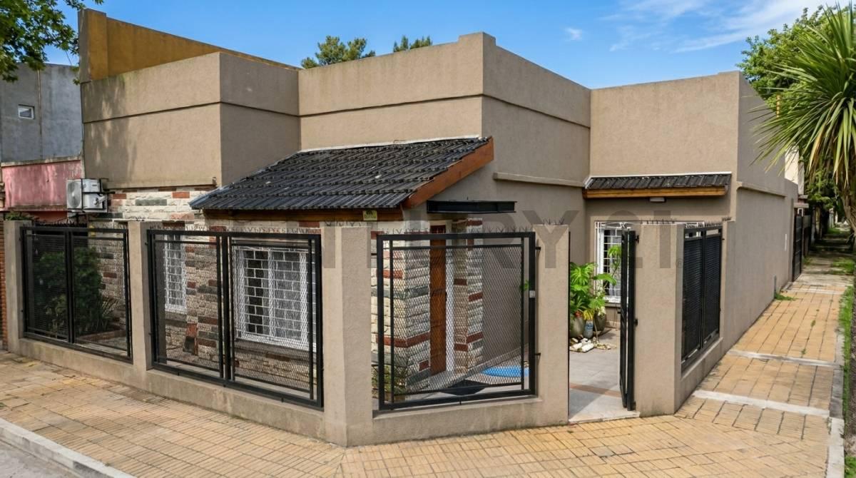 Casa Boutique 3 Ambientes | Totalmente Reciclada Premium | Apto Crédito | Morón — foto 1