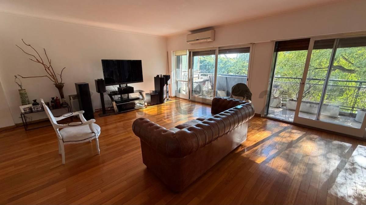 Piso de Categoría 5 Ambientes en Libertador | Piso Entero con Cochera y Baulera - ACEPTA PERMUTA — foto 1
