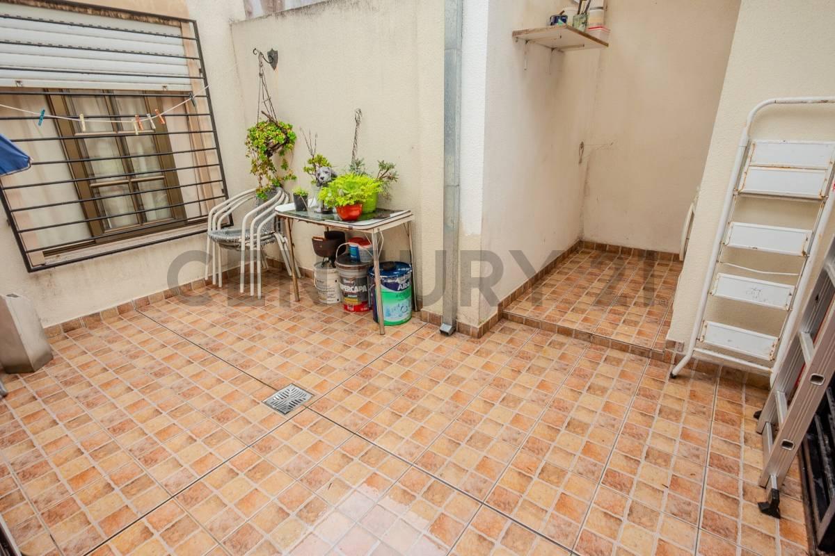 VENTA PH 3 1/2 AMB. Y PATIO TIPO CASA EN MONTE CASTRO. EVALÚA PERMUTA. APTO CRÉDITO — foto 1