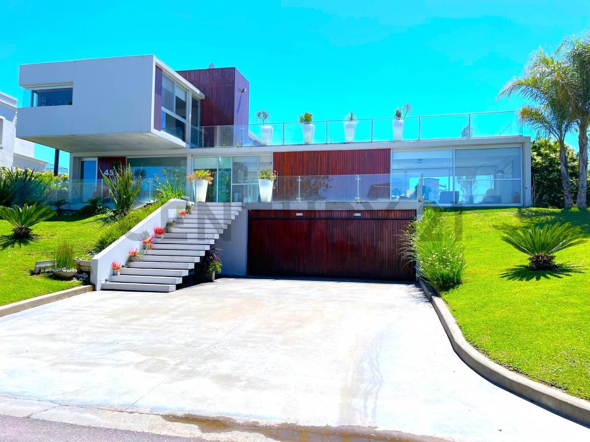 VENTA | Imponente casa de 8 ambientes, parque, pileta, ascensor, hidromasajes, sauna LA RESERVA CARD — foto 1