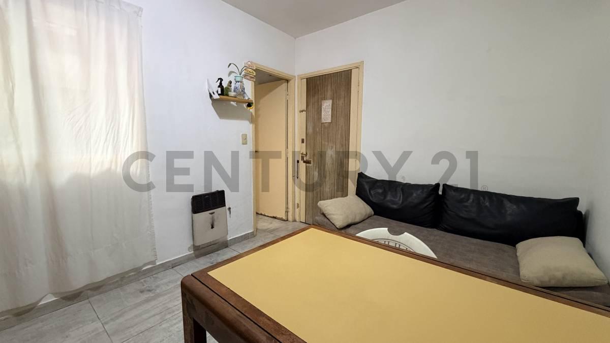 Venta ph 2 ambientes con patio barrio San Cristobal — foto 1