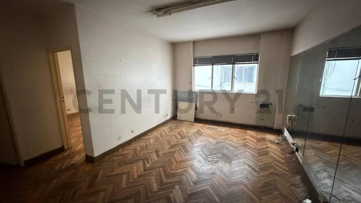 3 Ambientes a Reciclar en Retiro | 49 m² | Gran Potencial de Revalorización — foto 1