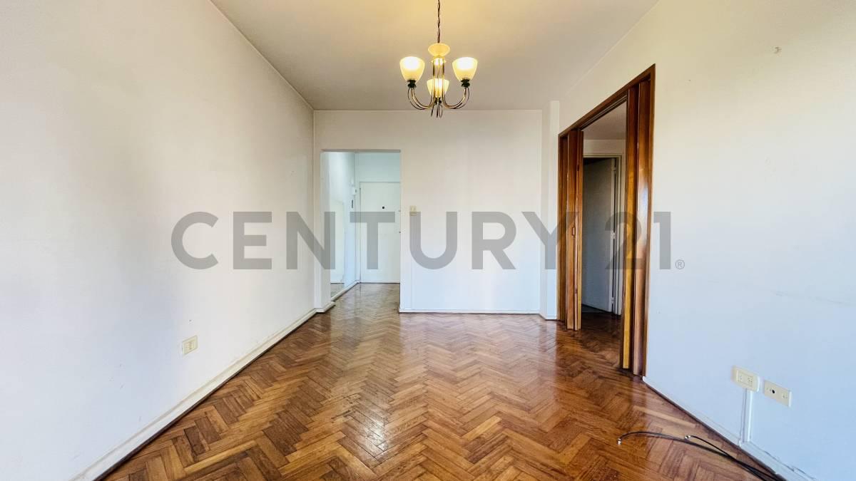 Oportunidad - Departamento de 3 ambientes con balcón en venta en Lanús Oeste - Lanusita — foto 1
