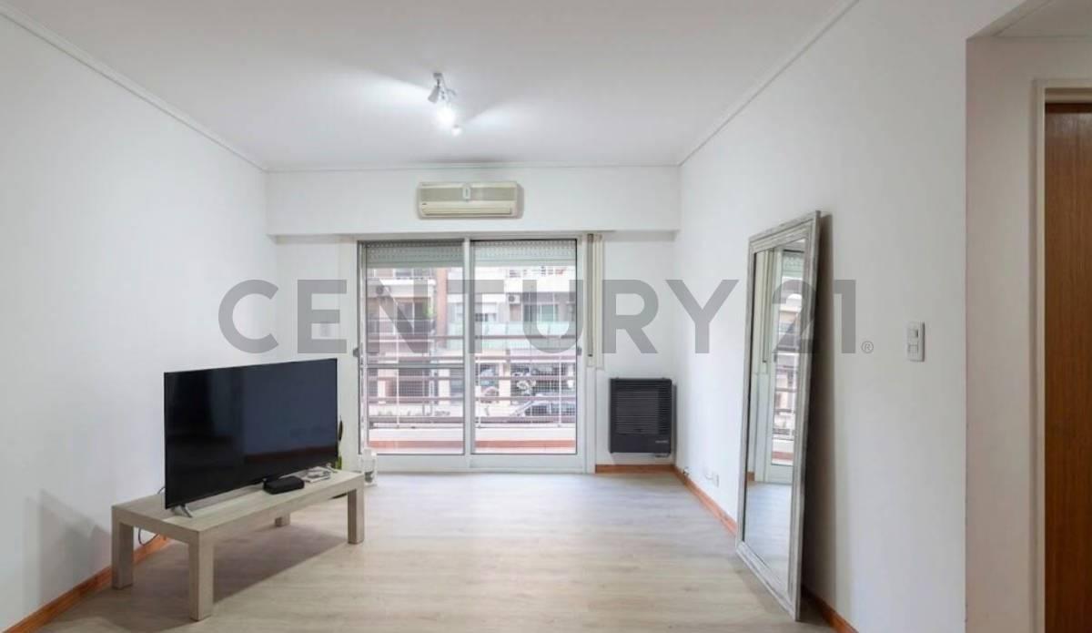 Impecable 3 ambientes en alquiler con cochera en el centro de Villa Ballester — foto 1