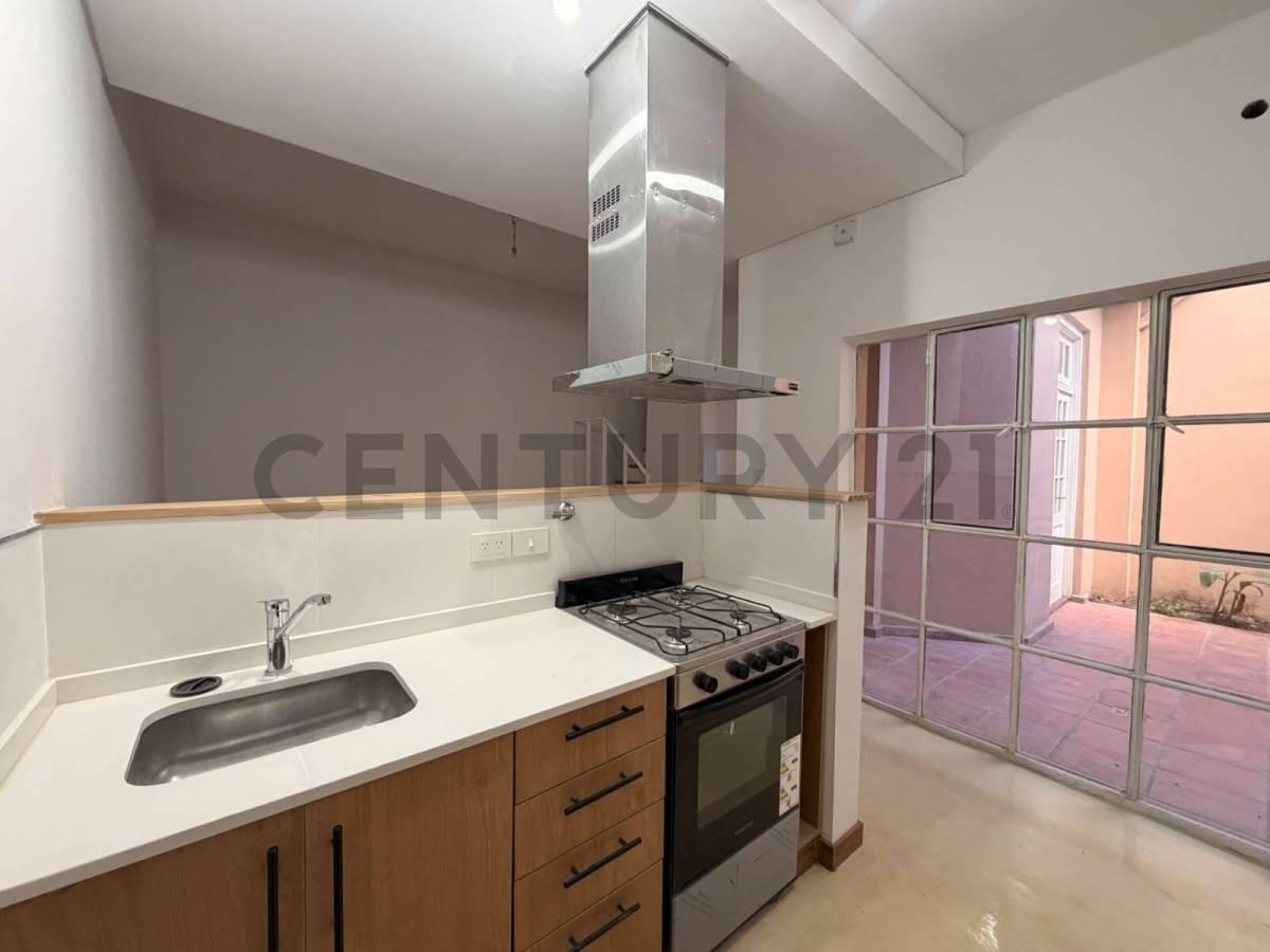VENTA 3 AMB CON PATIO - SIN EXPENSAS - REMODELADO A NUEVO - ACEPTA PERMUTA — foto 1