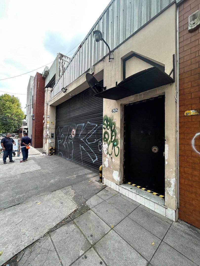 Venta Galpón Comercial Villa Ortuzar 750 m2 Mixtura 3 — foto 1