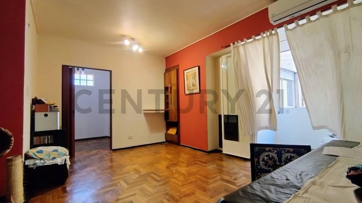 VENTA DEPARTAMENTO - 4 AMBIENTES + ESCRITORIO - DEPENDENCIA - LUMINOSO - BAULERA - BALVANERA — foto 1