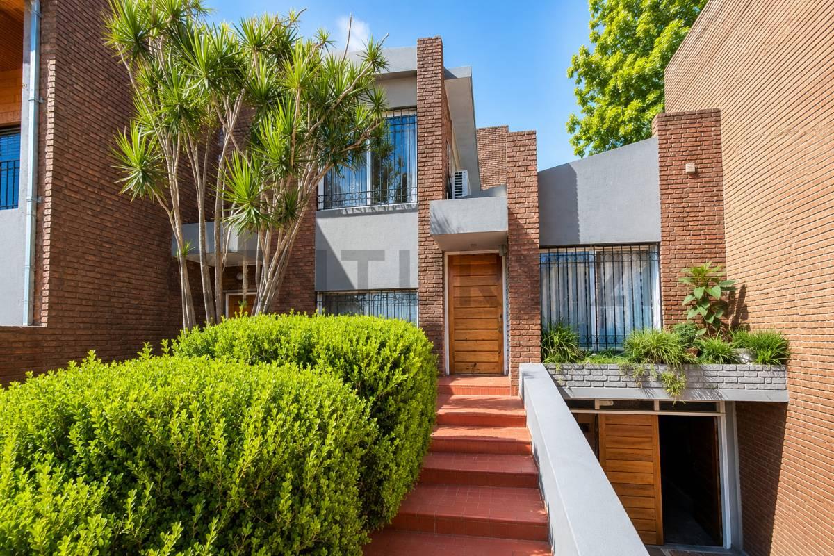 Venta Casa 3 Dormitorios Piscina Dependencias Hurlingham — foto 1