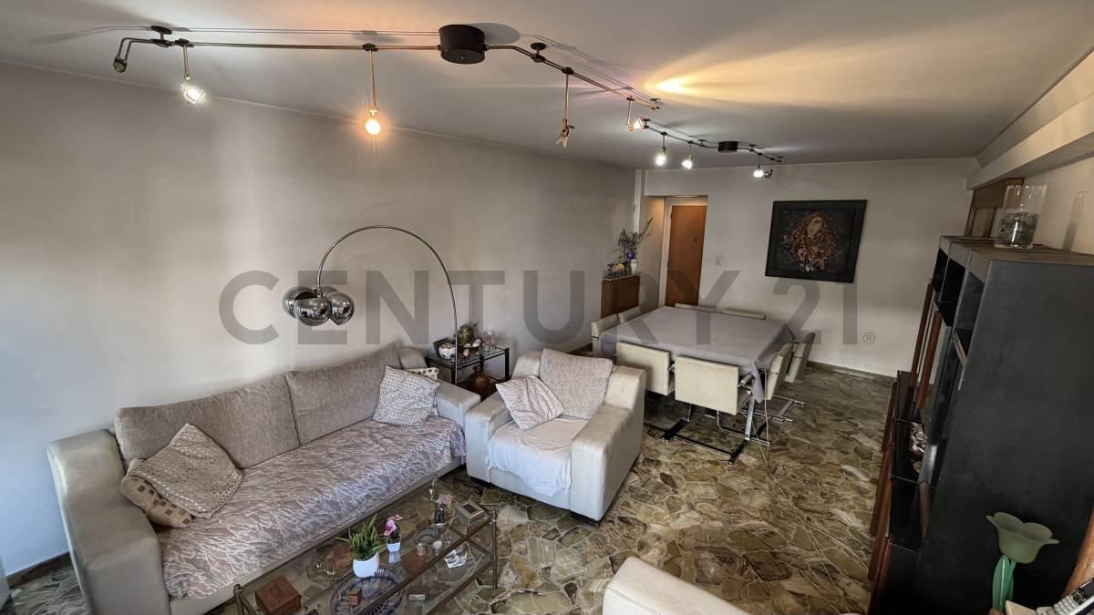 VENTA DEPARTAMENTO 4 AMBIENTES VILLA CRESPO BALCON DEPENDENCIA Y COCHERA — foto 1