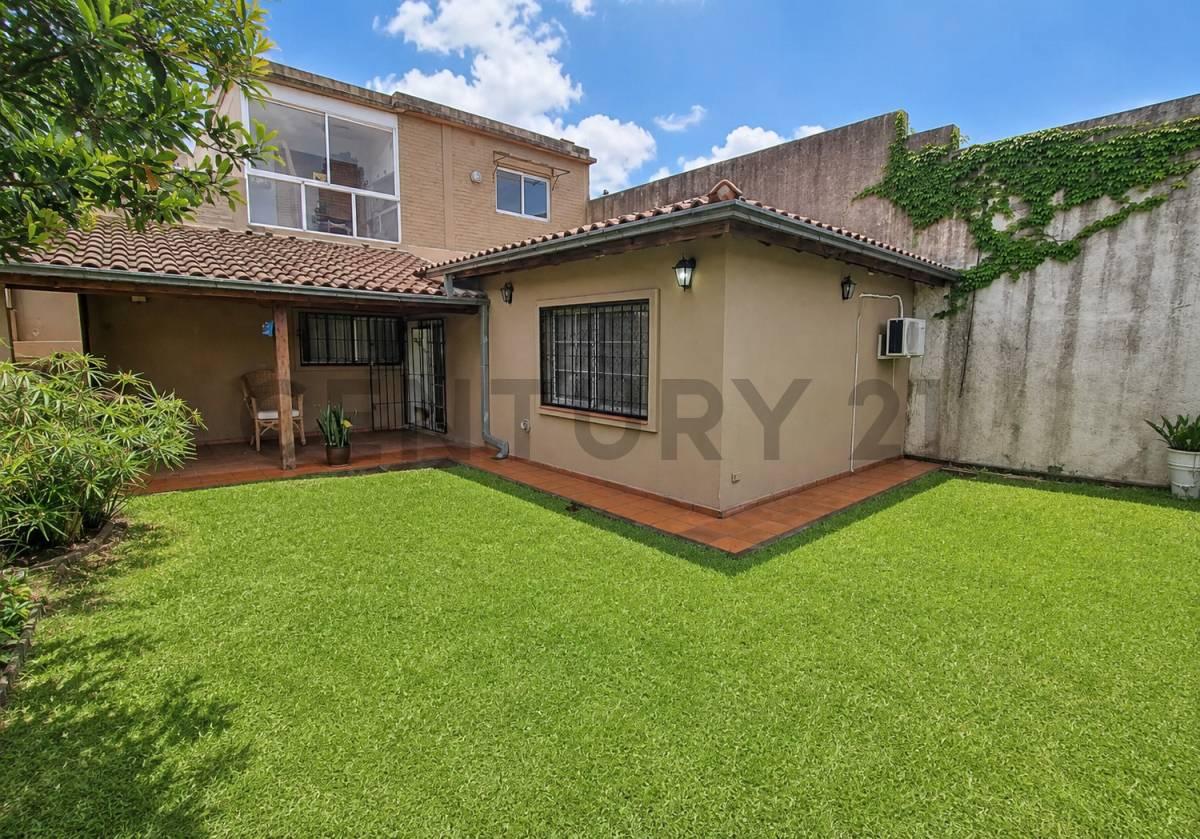 Venta PH 3 Ambientes Luis Guillón Planta Baja al Frente + Cochera + Jardín Lote 250m2 — foto 1