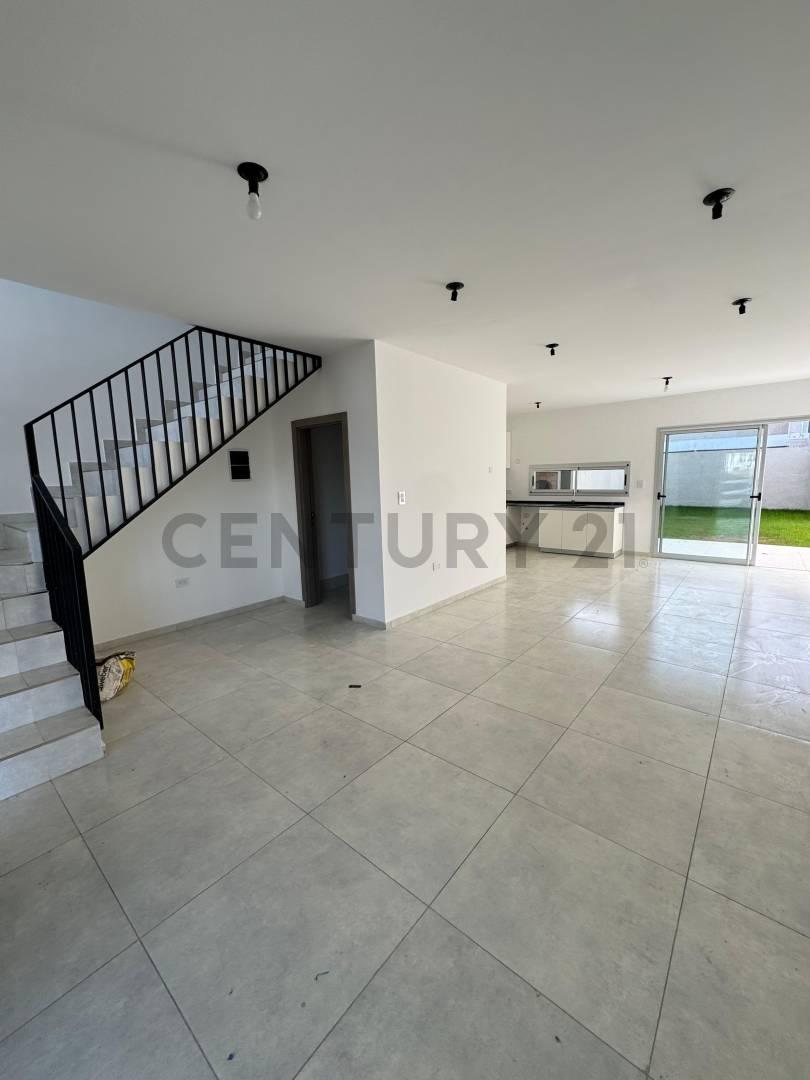 Dúplex modernos ! Tres Dormitorios y Tres Baños — foto 1