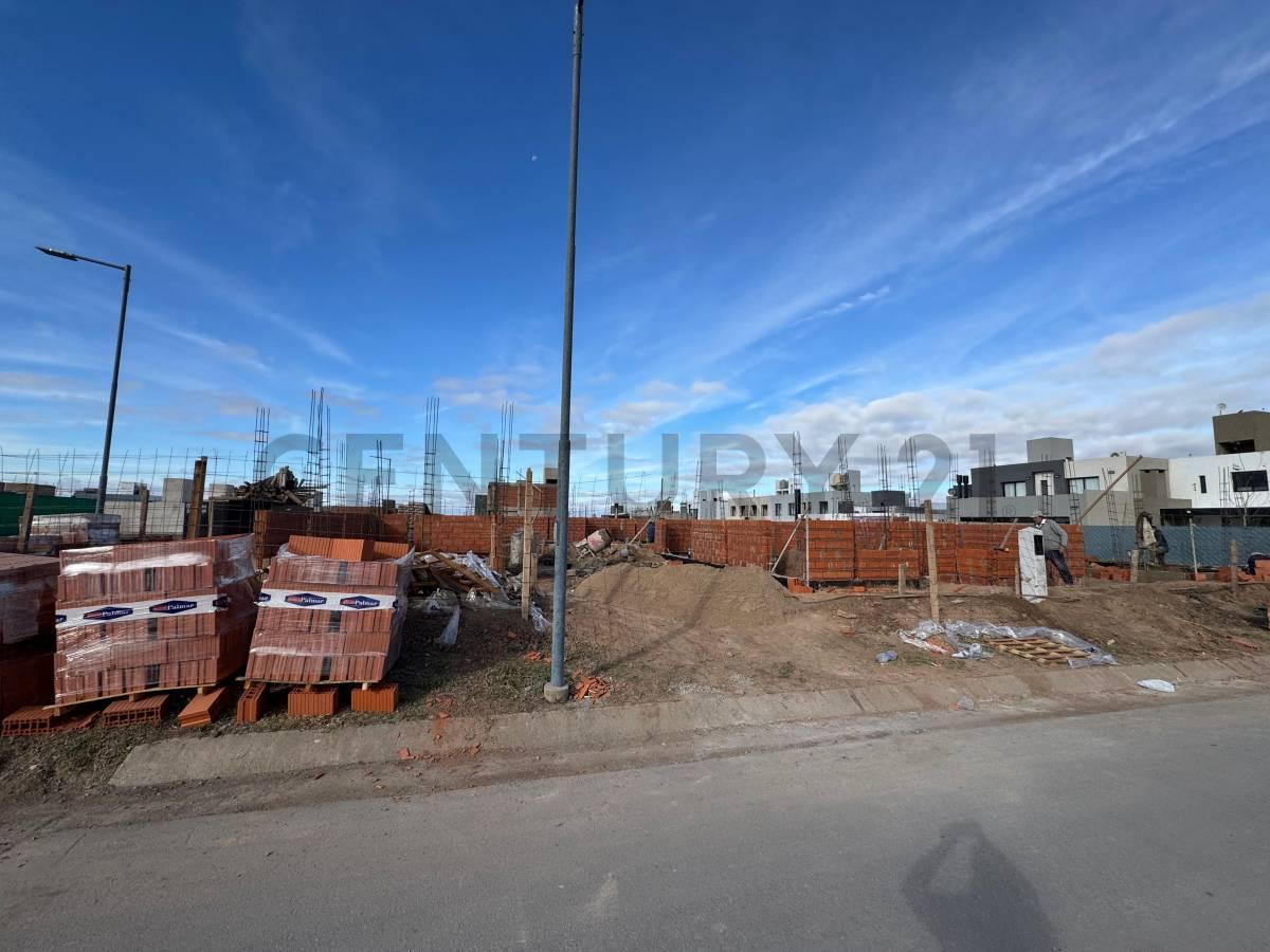 Dúplex en Docta Urbanización – Manzana 99 Lote 01 — foto 1