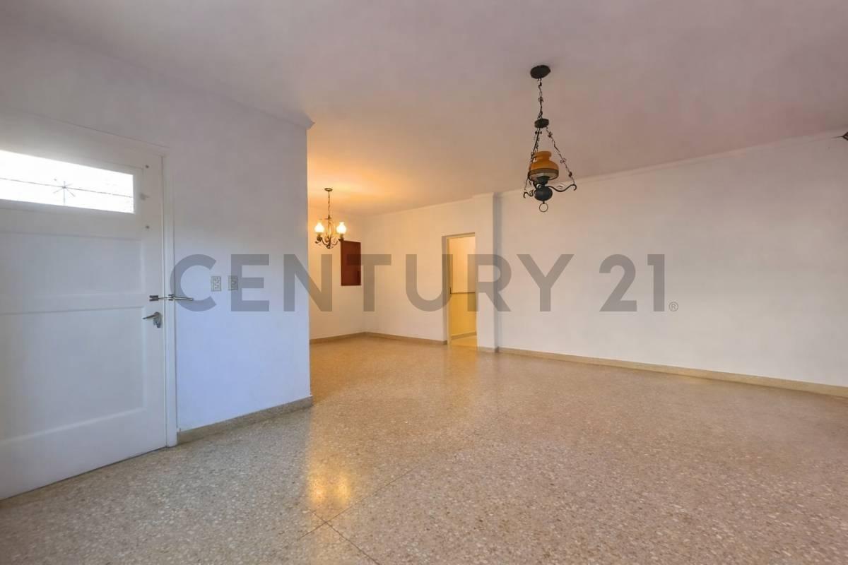 Casa estilo chalet en alquiler – Florida, Vicente López — foto 1