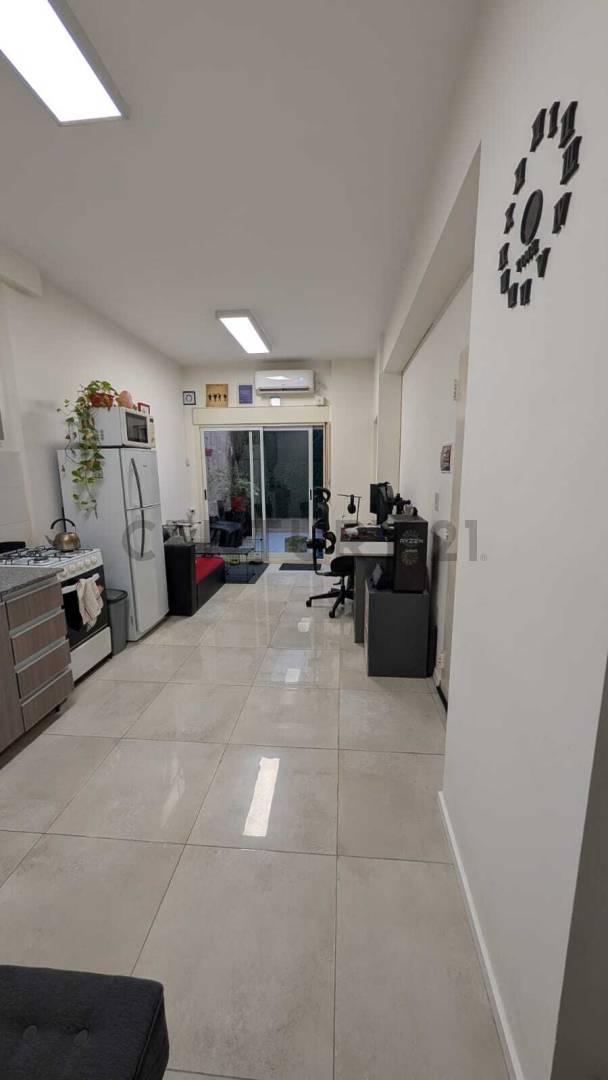 Monoambiente en venta en Flores con patio y dormitorio definido – Planta baja – Excelente ubicación — foto 1